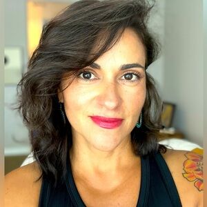 Meet your Posher, Esther